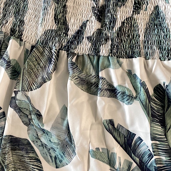 ☀️ Gorgeous Palm Tree Shorts 🌴 - Picture 4 of 4